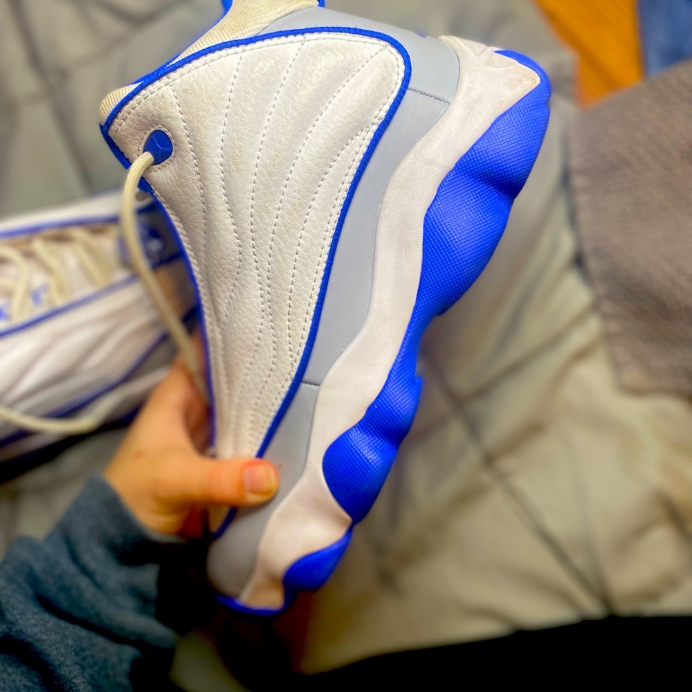 jordans. - Picture 1 of 7